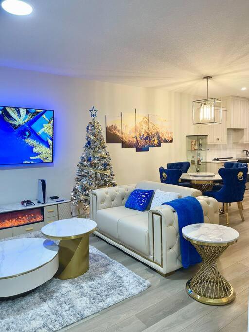 Luxury Home Away From Home, A Villa With 3 Bdrm And 3 Bath 卡加利 外观 照片